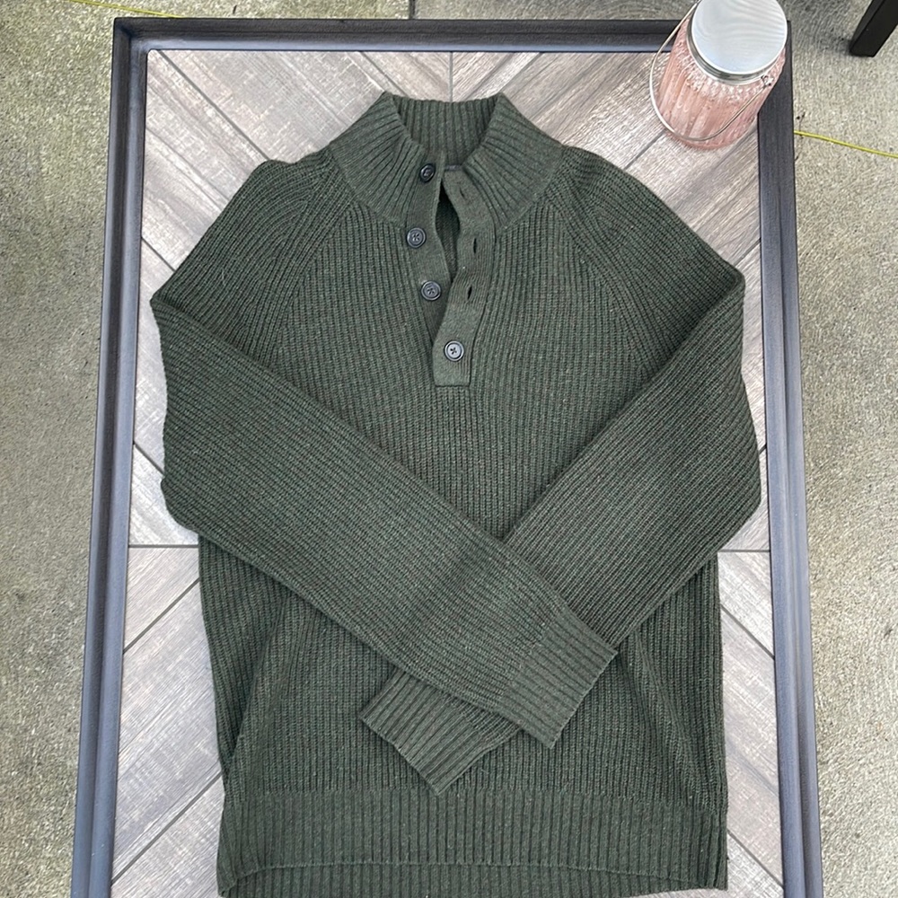 Banana Repulic knit sweater